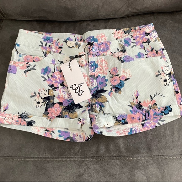 Vero fashion women’s floral shorts size M - Picture 12 of 12